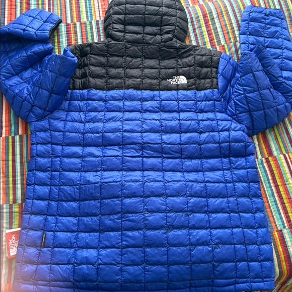 S Sale 1/2 priceThe North Face Hooded Jacket thermo ball size large new - Picture 9 of 15